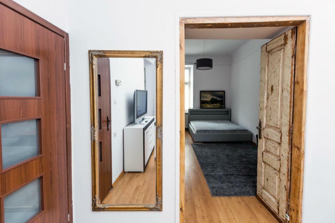 Apartment - Old Town - Cyrulicza Люблин Екстериор снимка