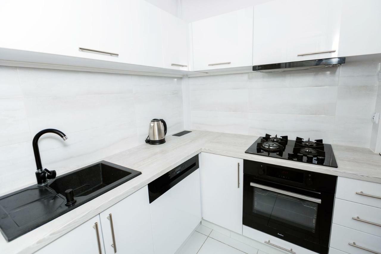 Apartment - Old Town - Cyrulicza Люблин Екстериор снимка