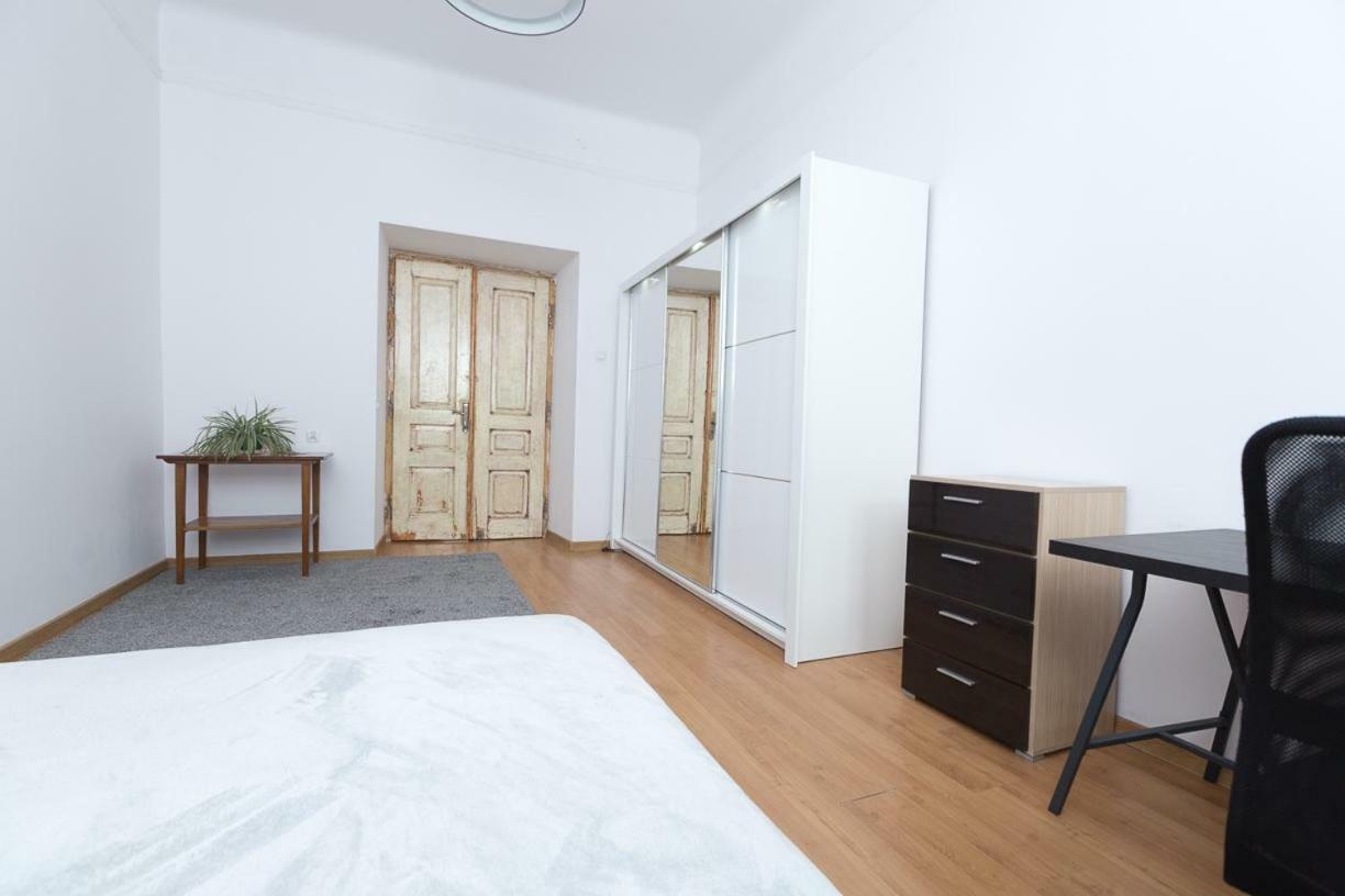 Apartment - Old Town - Cyrulicza Люблин Екстериор снимка