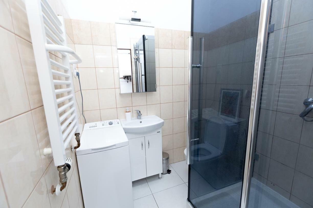Apartment - Old Town - Cyrulicza Люблин Екстериор снимка