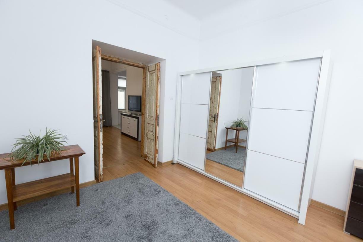 Apartment - Old Town - Cyrulicza Люблин Екстериор снимка