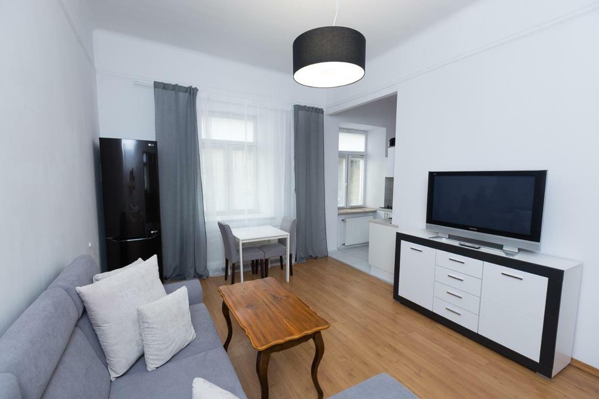 Apartment - Old Town - Cyrulicza Люблин Екстериор снимка