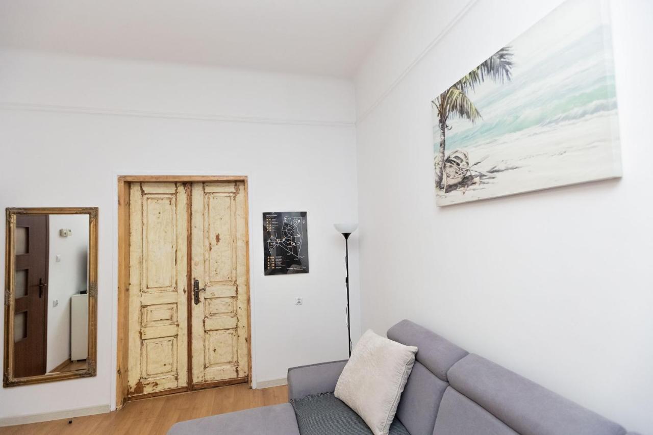 Apartment - Old Town - Cyrulicza Люблин Екстериор снимка