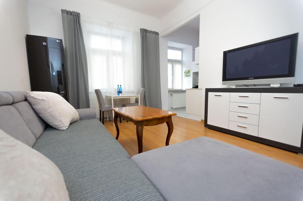 Apartment - Old Town - Cyrulicza Люблин Екстериор снимка