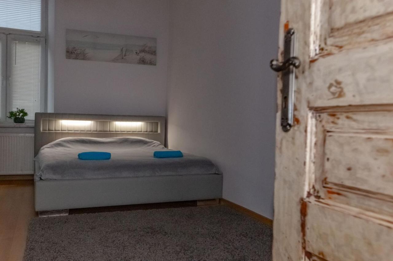 Apartment - Old Town - Cyrulicza Люблин Екстериор снимка